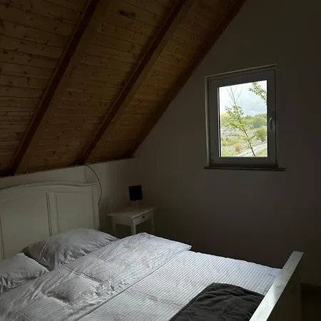 Semesterbostad House Korita